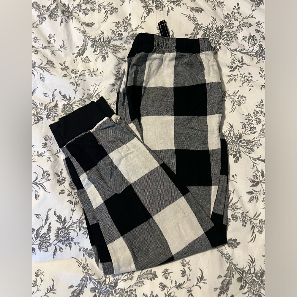 Old navy plaid pajama pants